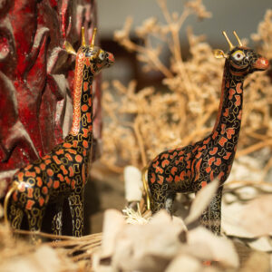 Deux sœurs girafes en cloisonné